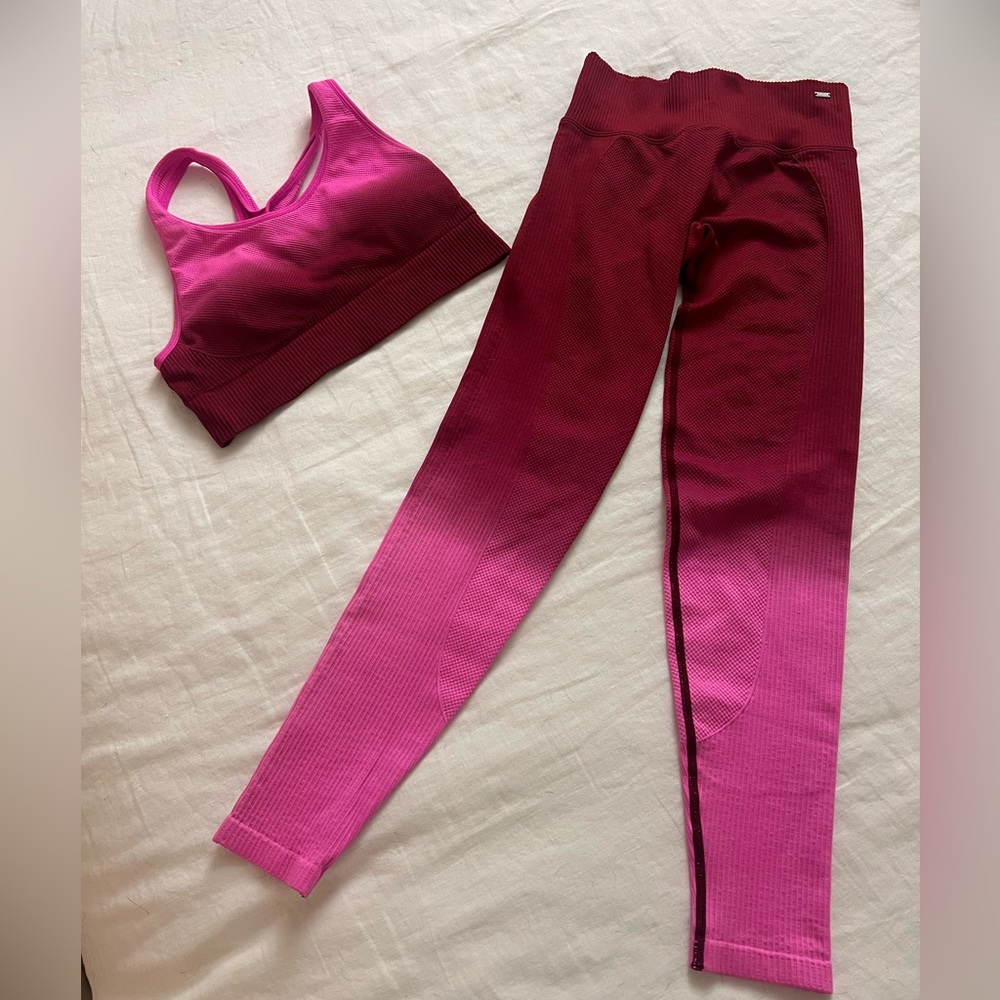 VS Pink ribbed workout set